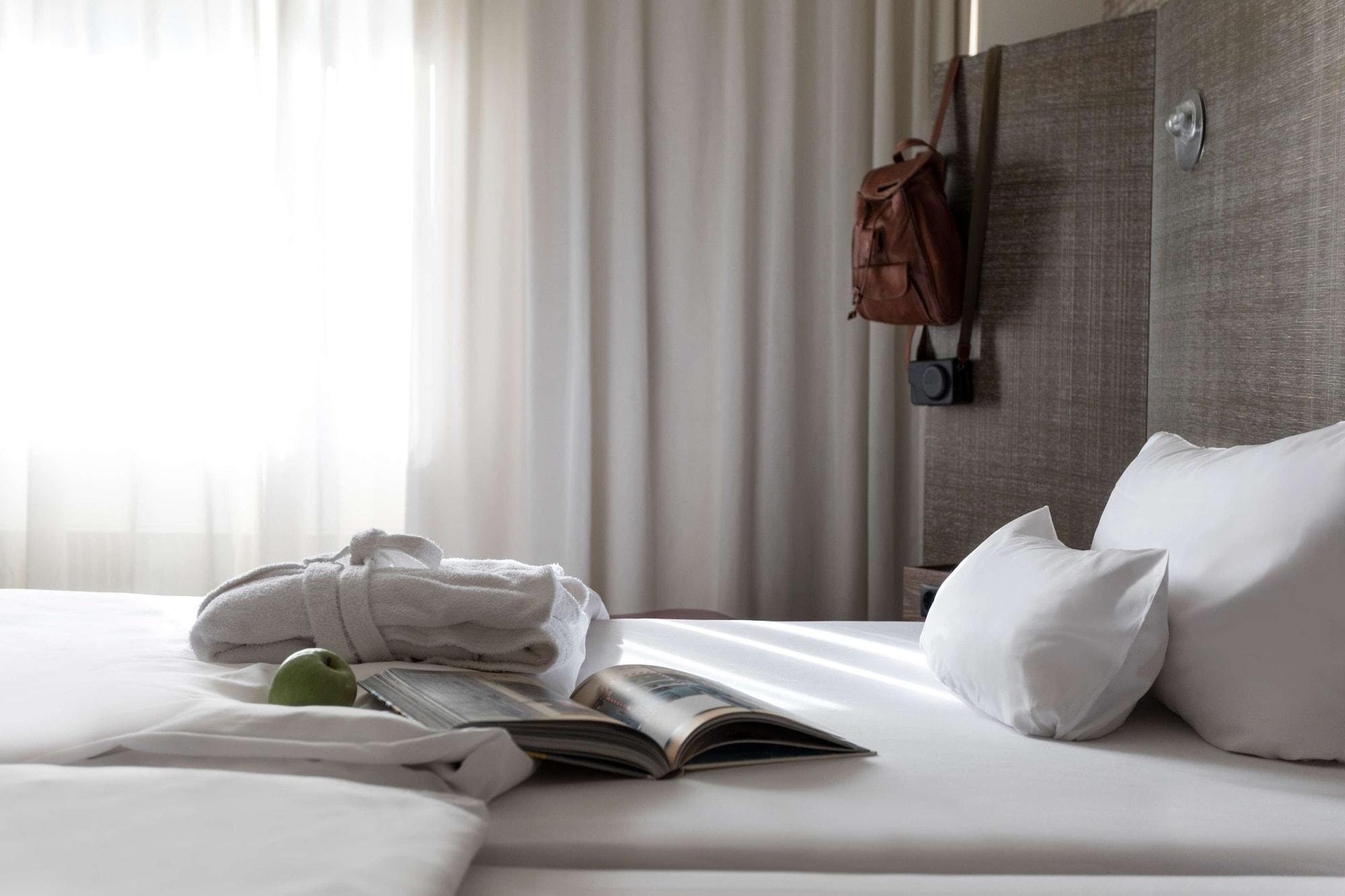 Pentahotel Hotel 4*