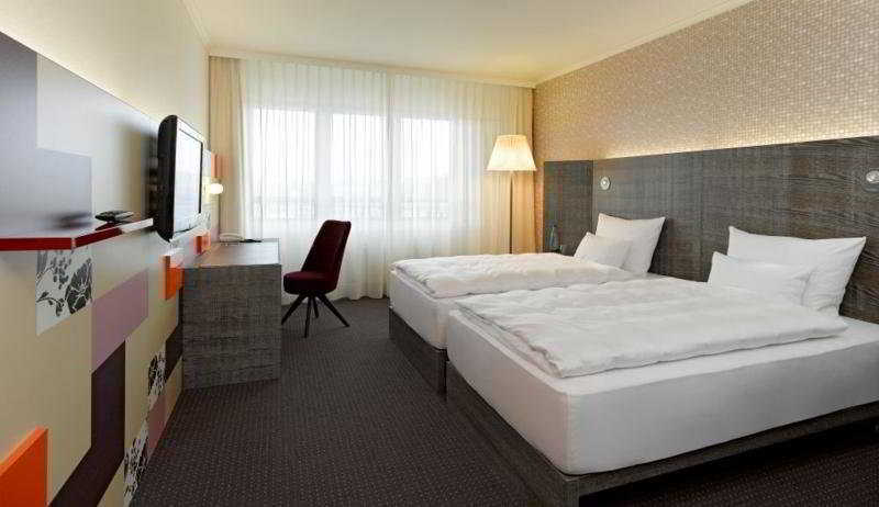 Pentahotel Hotel 4*